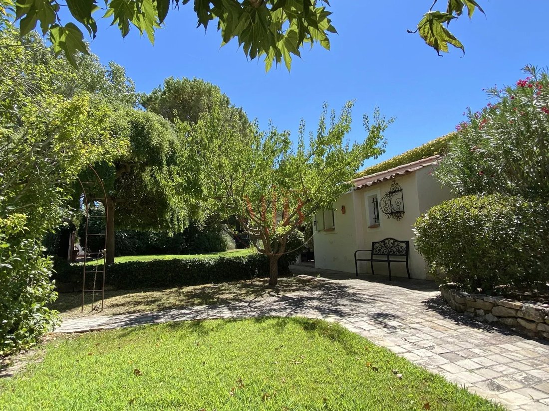 Villa in Noyau Villageois-Zone Urbaine, Velaux, France 2 - 16084797