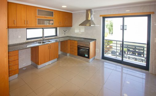 House in Almada, Cova da Piedade, Pragal e Cacilhas, Setubal, Portugal 1
