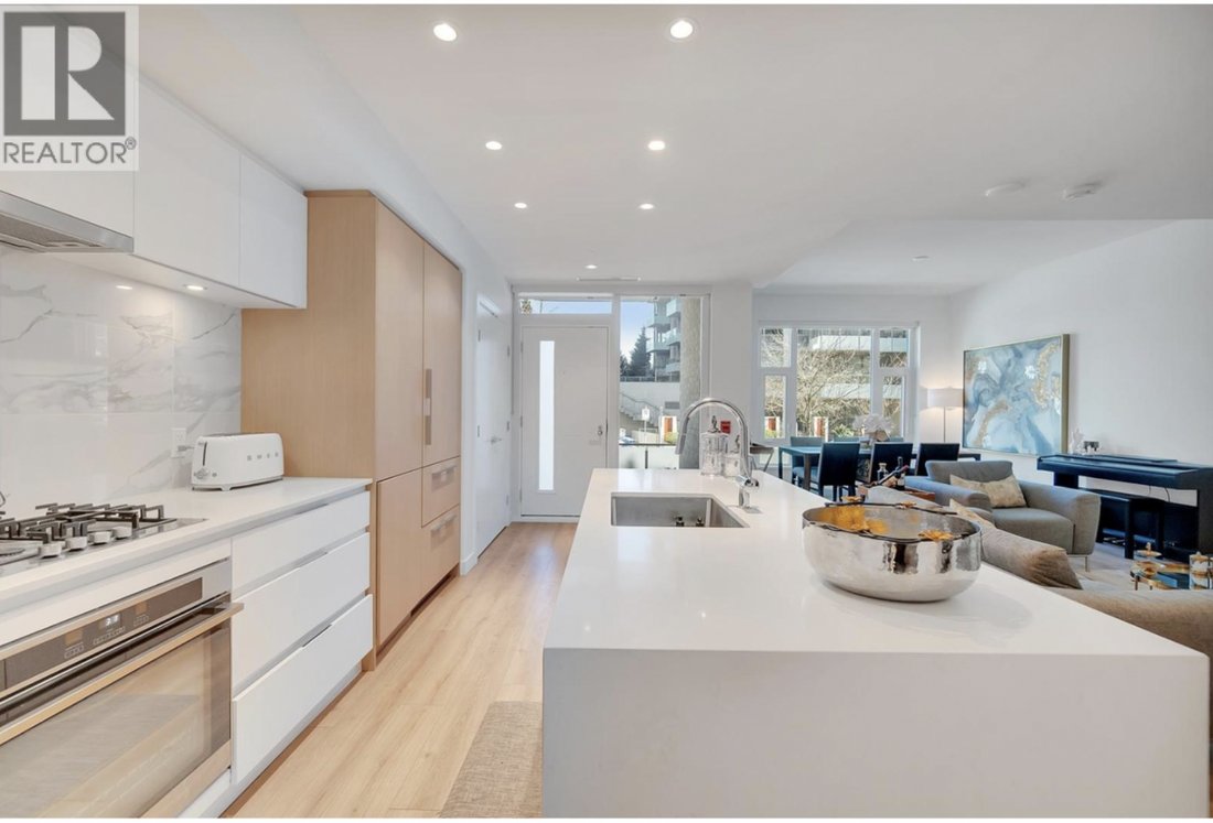 House in North Vancouver, British Columbia, Canada 2 - 18531071