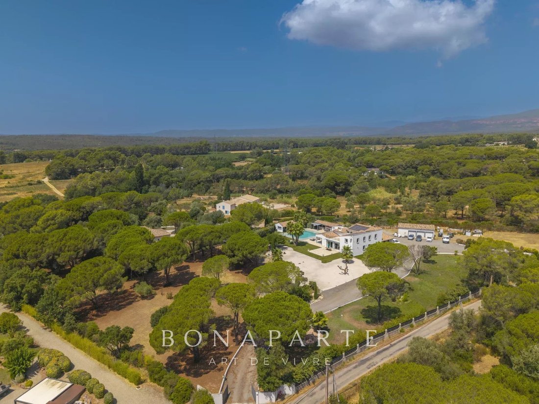 House in La Bouverie, Roquebrune-sur-Argens, France 2 - 18531189