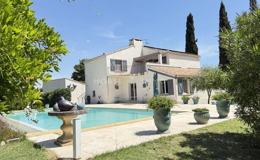 House in Peripherie, Bellegarde, France 1