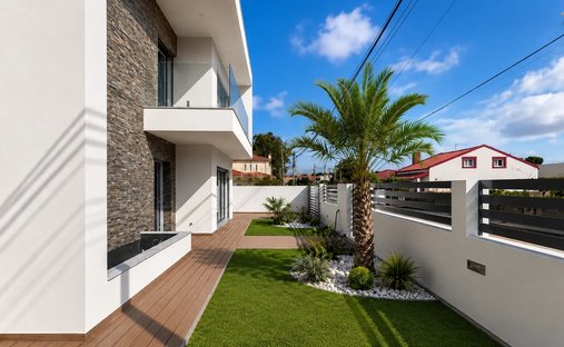 Villa in Aroeira, Charneca de Caparica e Sobreda, Portugal 1