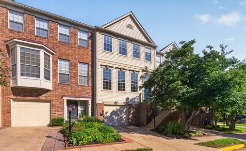 House in Potomac Falls, Virginia, United States 1