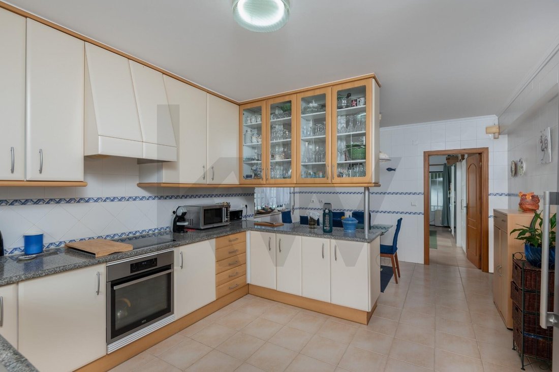 Townhouse in Santo Onofre e Serra do Bouro, Leiria District, Portugal 5 - 18531112