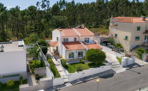 Stadthaus in Santo Onofre e Serra do Bouro, Leiria, Portugal 1