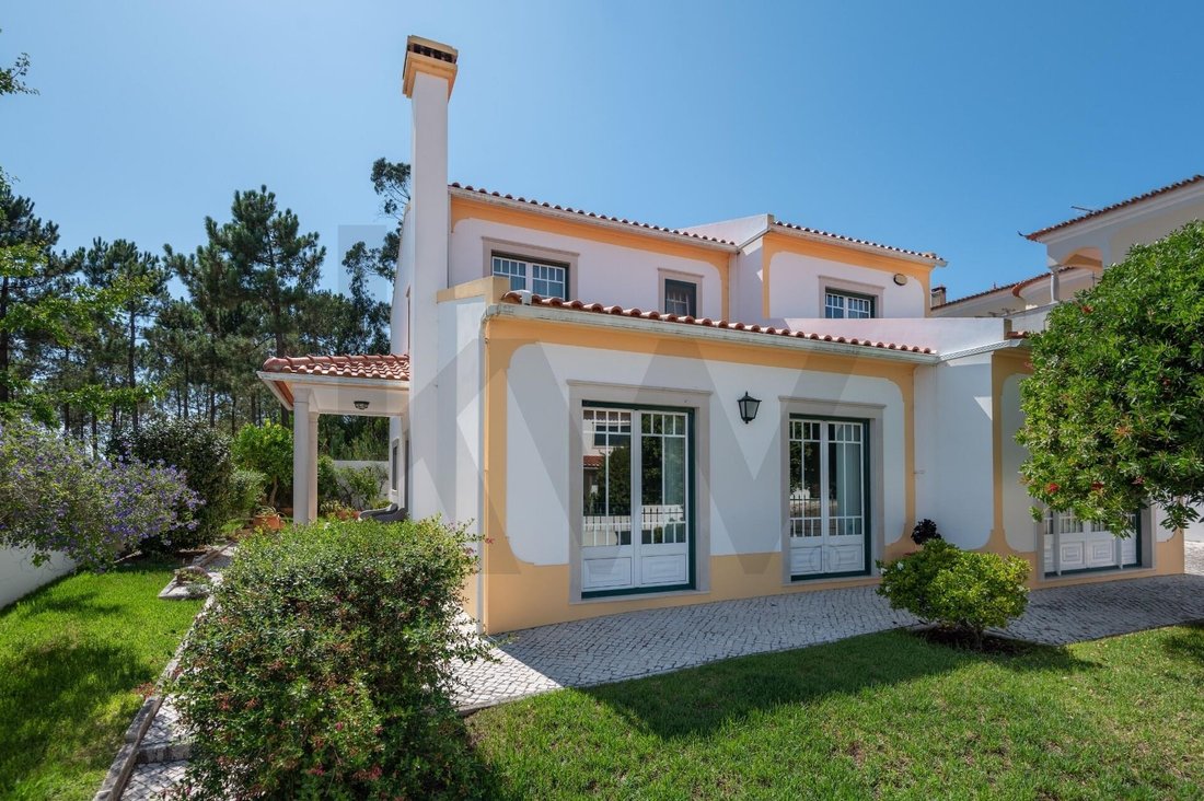 Townhouse in Santo Onofre e Serra do Bouro, Leiria District, Portugal 1 - 18531112