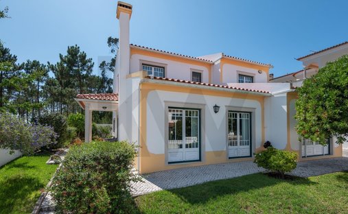 Townhouse in Santo Onofre e Serra do Bouro, Leiria District, Portugal 1