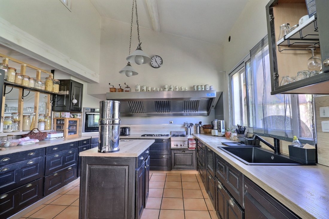 Villa in Saint-Hippolyte-du-Fort, Occitania, France 4 - 17809978
