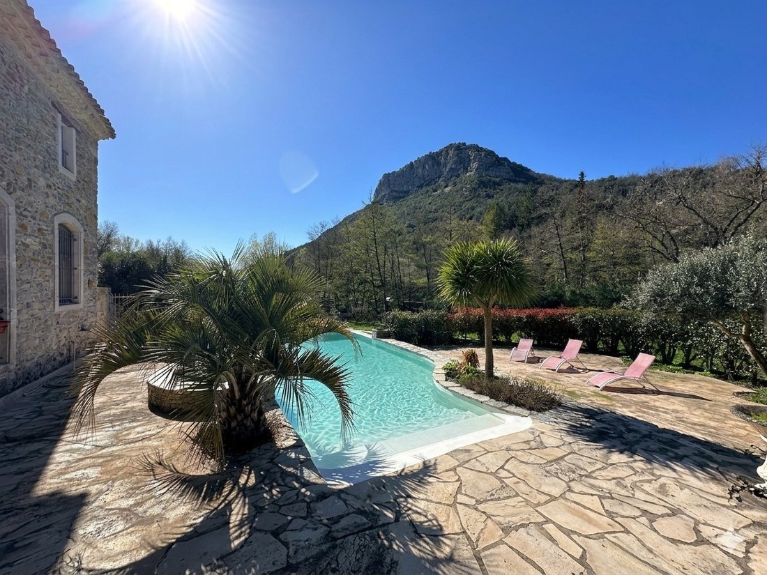 Villa in Saint-Hippolyte-du-Fort, Occitania, France 1 - 17809978
