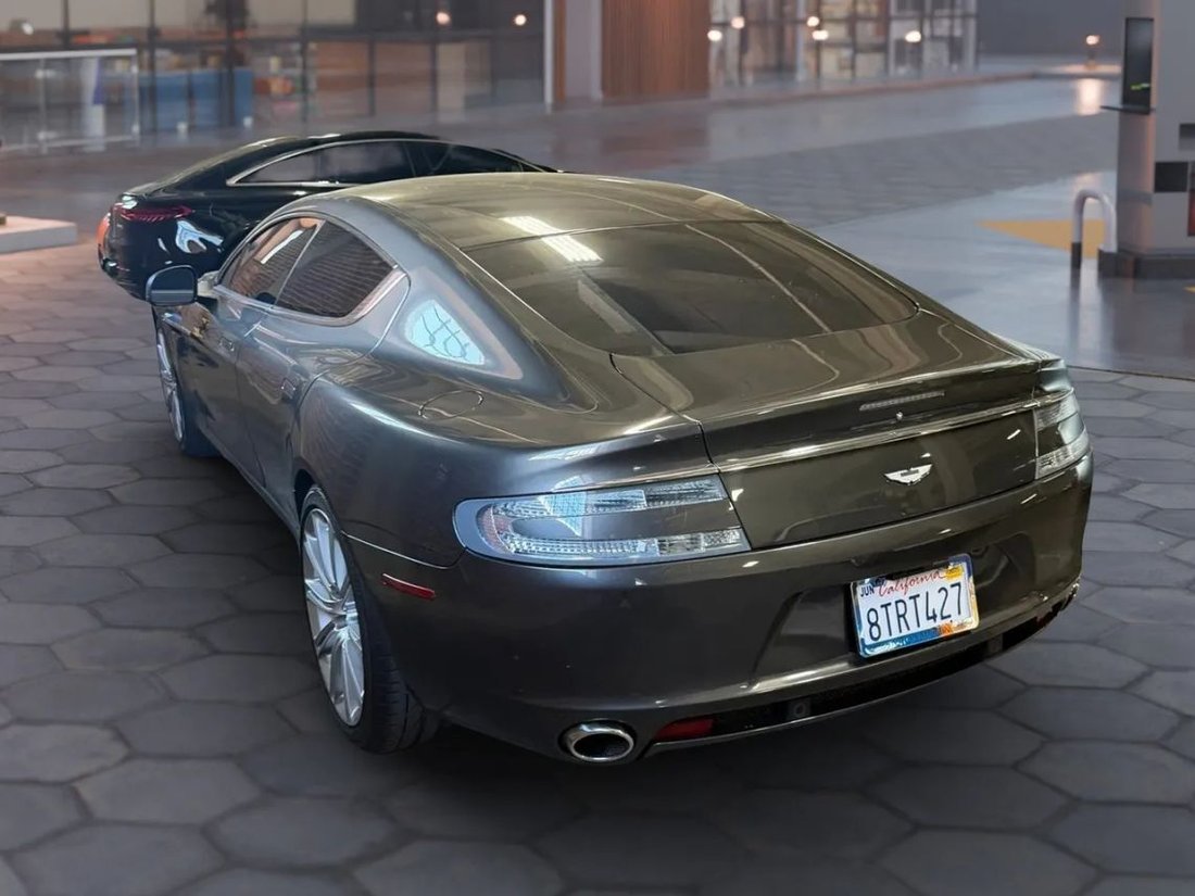 Sedan in Los Angeles, CA, United States 3 - 18531512