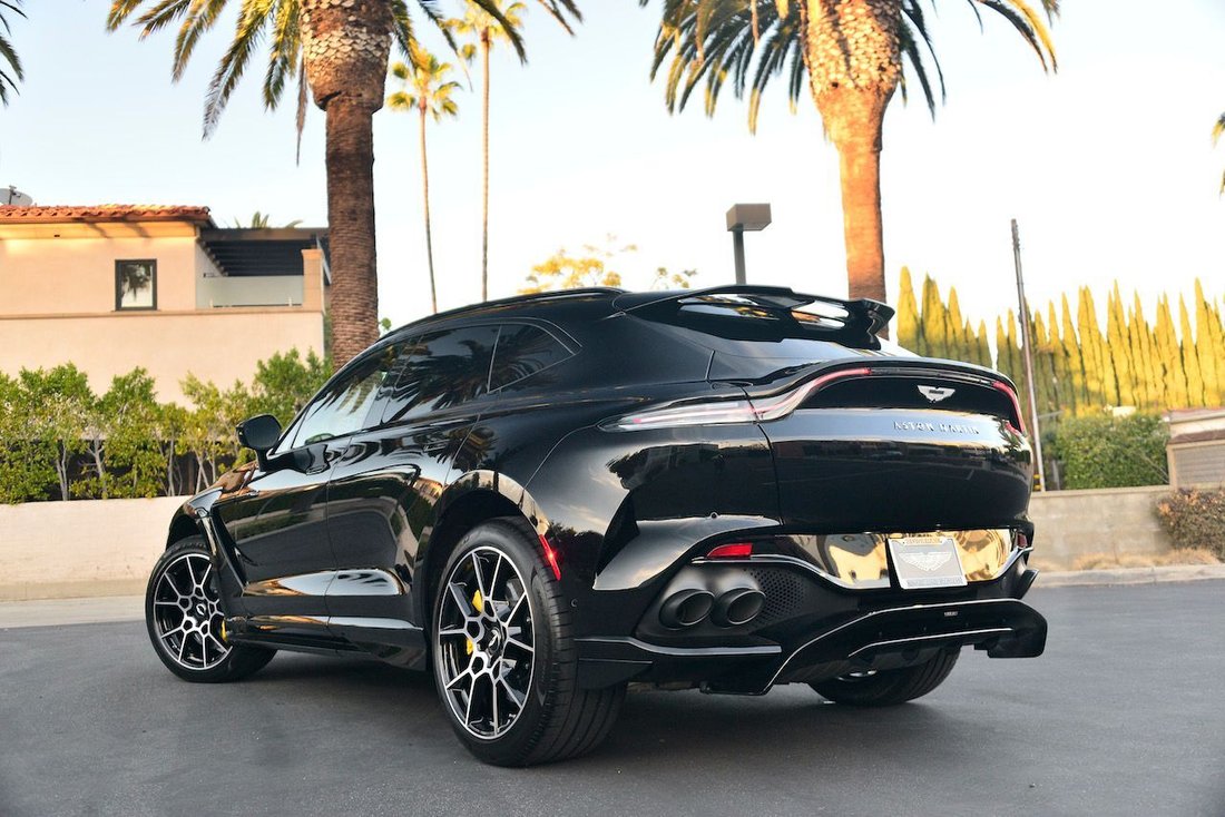 Suv in Beverly Hills, CA, United States 2 - 18531256