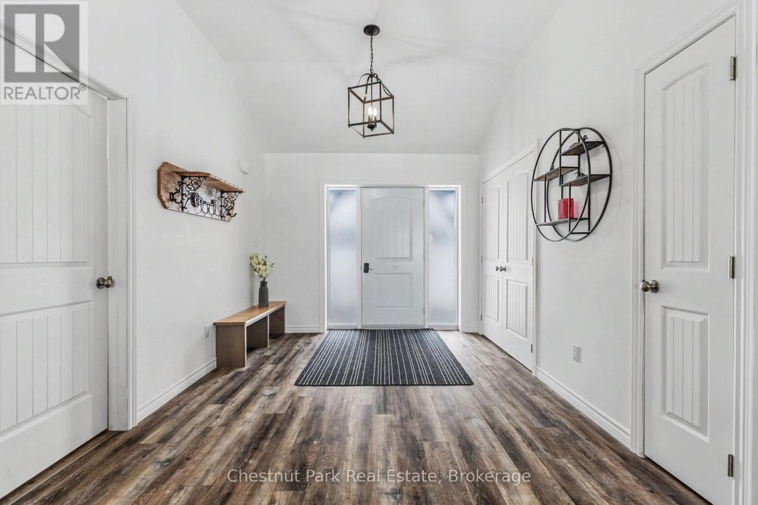 House in Kincardine, Ontario, Canada 3 - 18531214