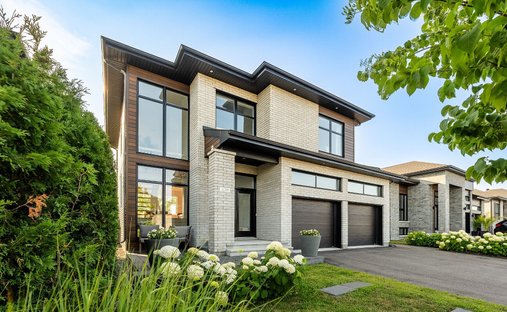House in Sainte-Marthe-sur-le-Lac, Quebec, Canada 1