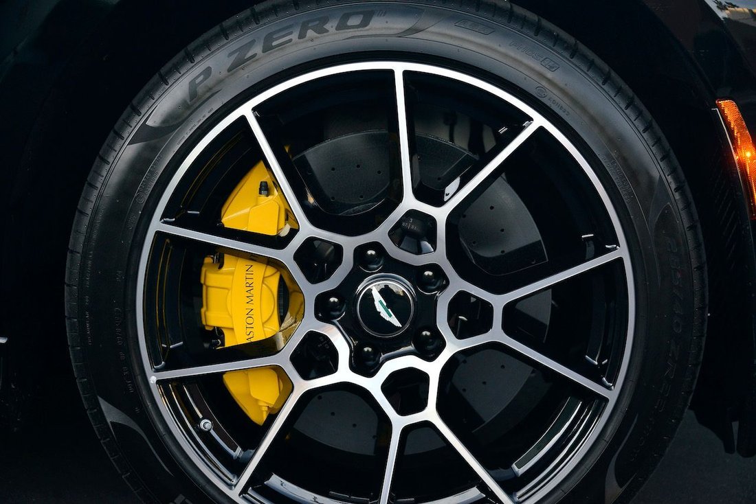 Suv in Beverly Hills, CA, United States 4 - 18531256