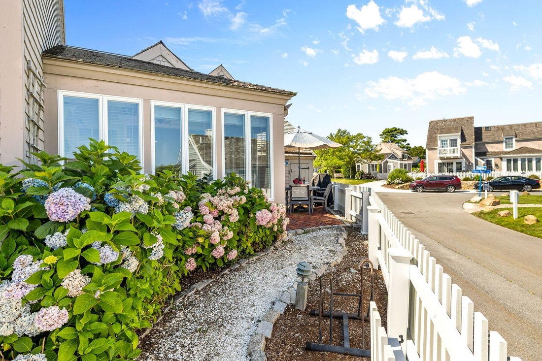 Condo in Mashpee, Massachusetts, United States 5 - 18531474