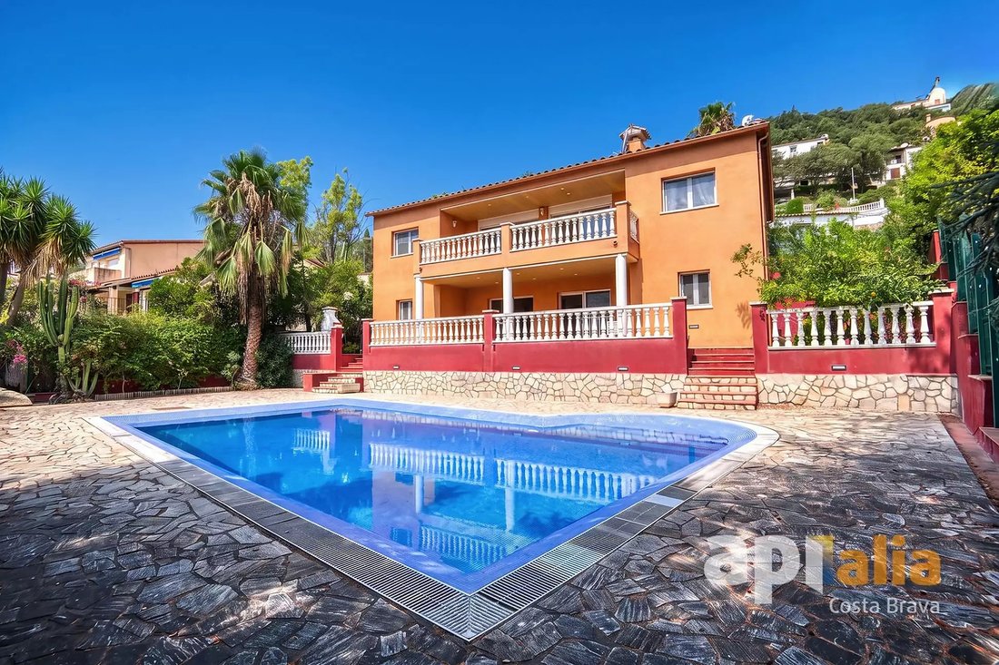 Chalet in Calonge i Sant Antoni, Catalonia, Spain 2 - 18531249