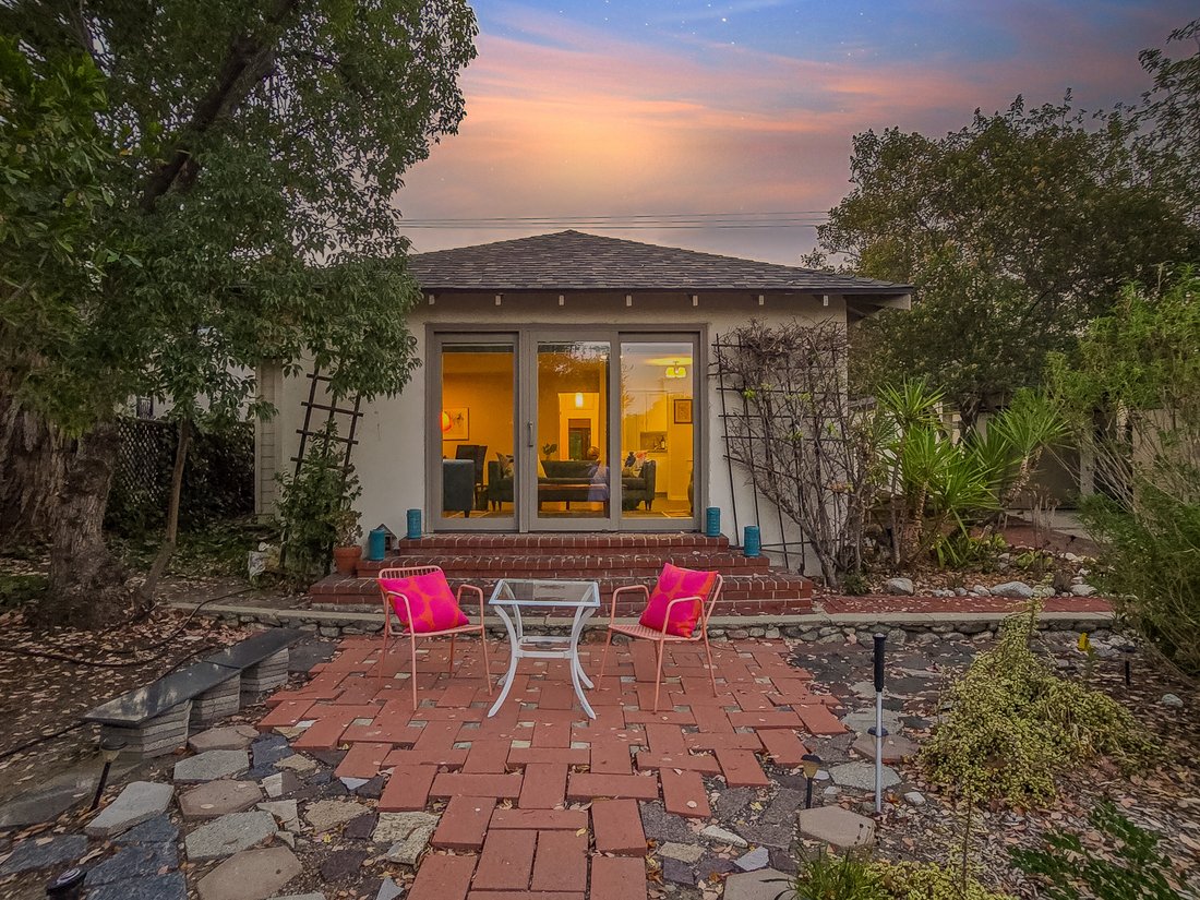 Claremont, California, United States 1 - 18531483
