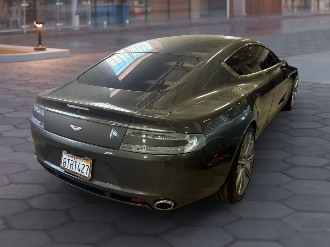Sedan in Los Angeles, CA, United States 4 - 18531512