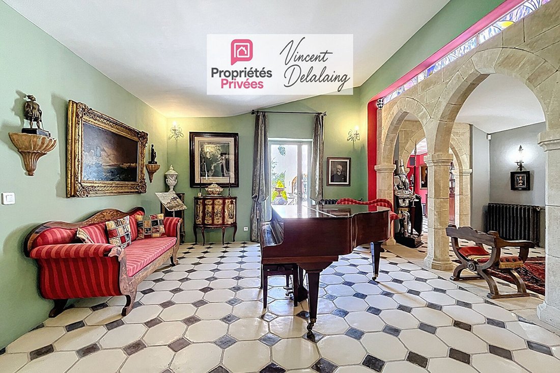 Villa in Cadenet, Provence-Alpes-Côte d'Azur, France 2 - 18531570