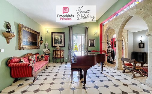 Villa in Cadenet, Provence-Alpes-Côte d'Azur, France 1