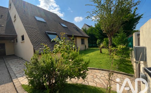 House in Parc Pierre, Sainte-Genevieve-des-Bois, France 1