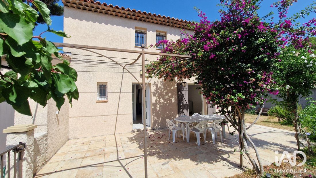 House in Le Village-L'Esperon, Sausset-les-Pins, France 2 - 18533212