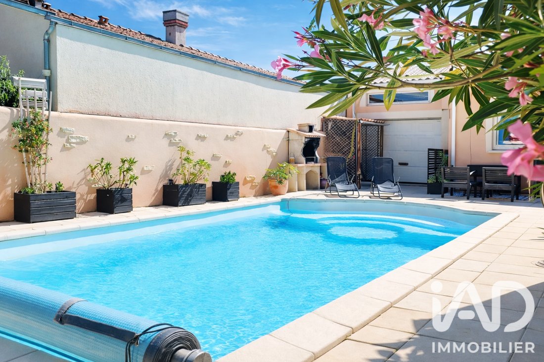 House in Saint-Rogatien, Nouvelle-Aquitaine, France 2 - 18339134