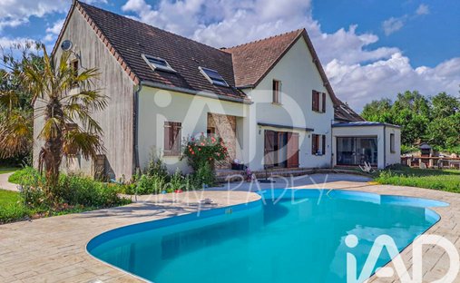 House in Crecy-la-Chapelle, Ile-de-France, France 1