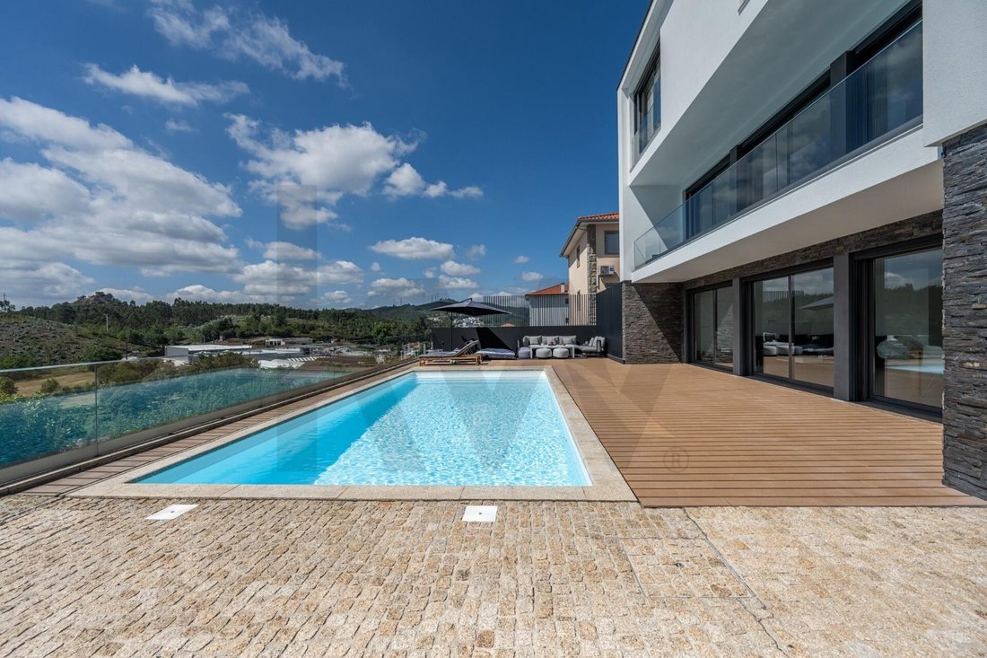 Townhouse in Povoa de Lanhoso (Nossa Senhora do Amparo), Braga, Portugal 1 - 18531294