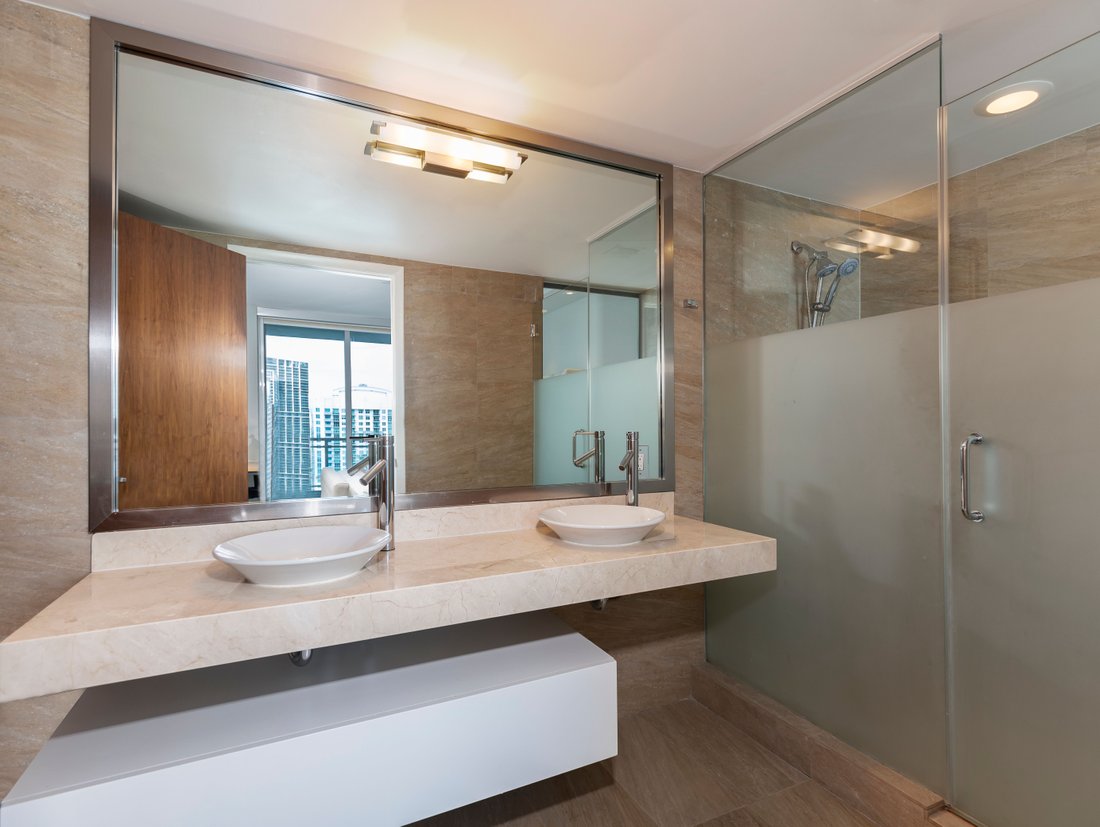 Condo in Miami, Florida, United States 5 - 18531296