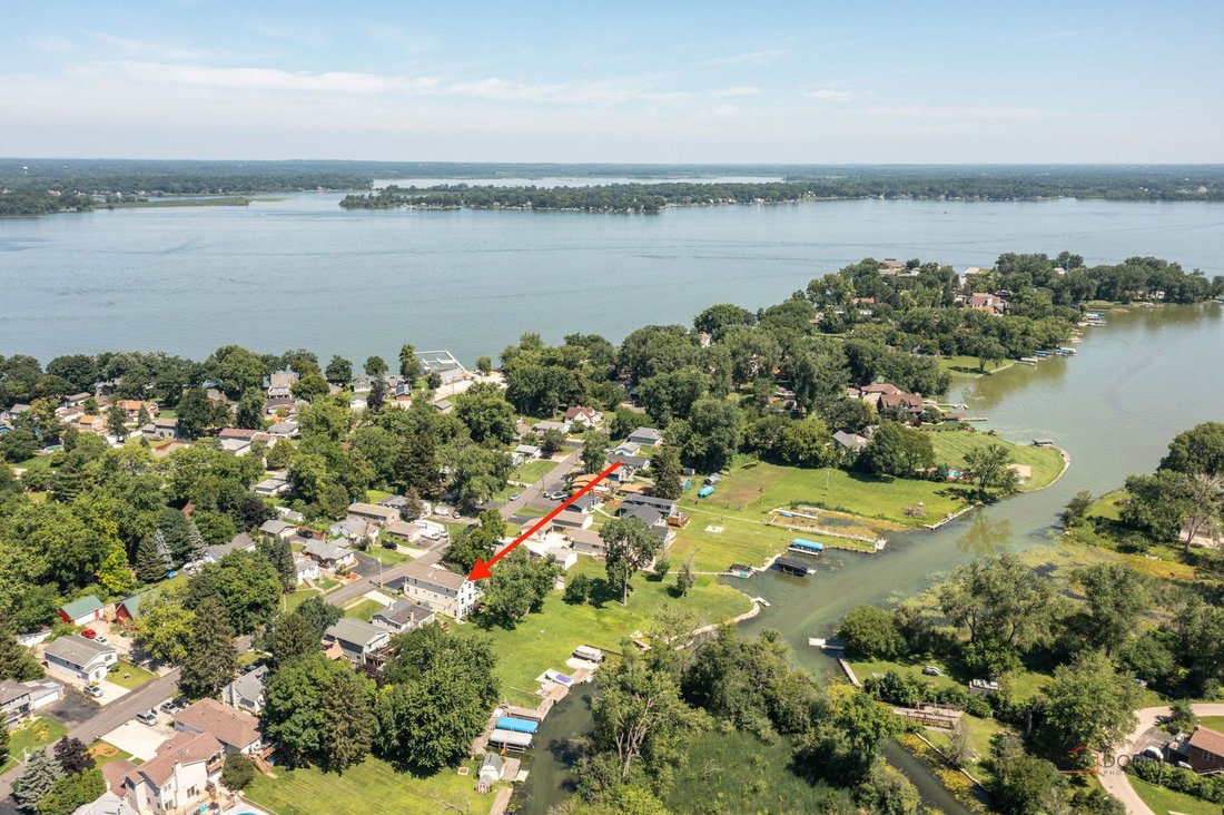 House in Fox Lake, Illinois, United States 1 - 18531191