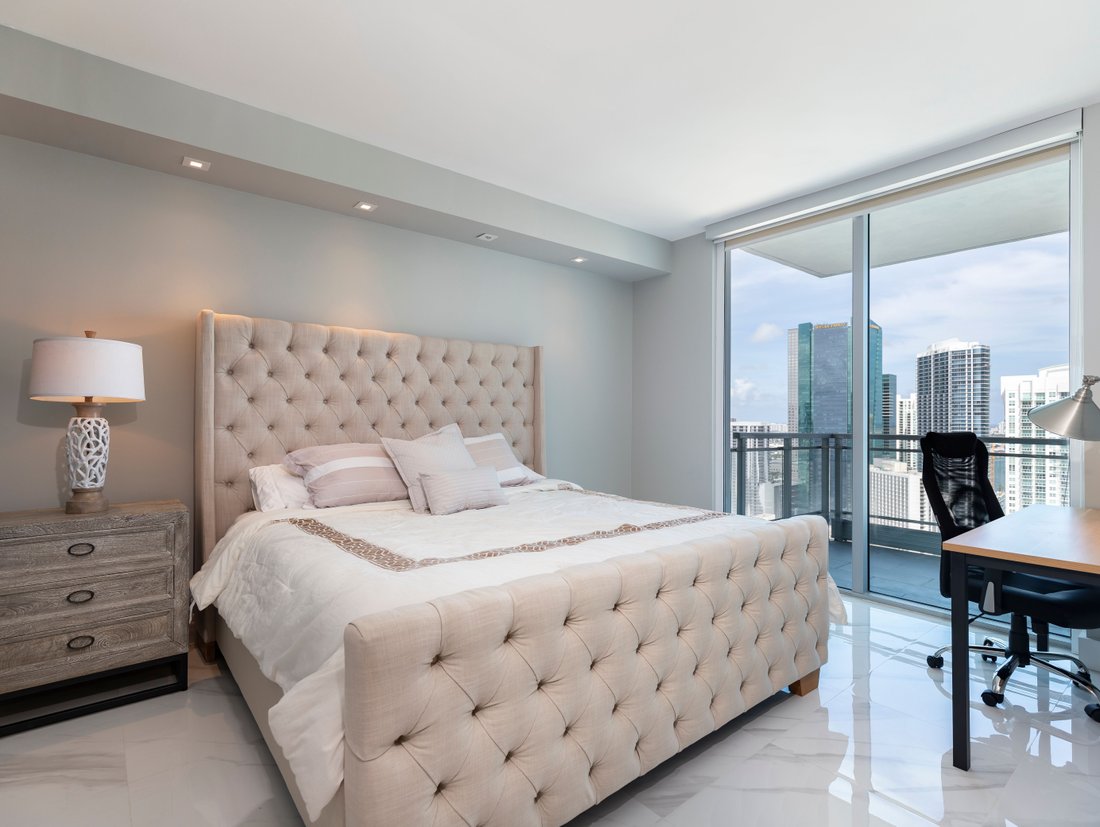 Condo in Miami, Florida, United States 4 - 18531296