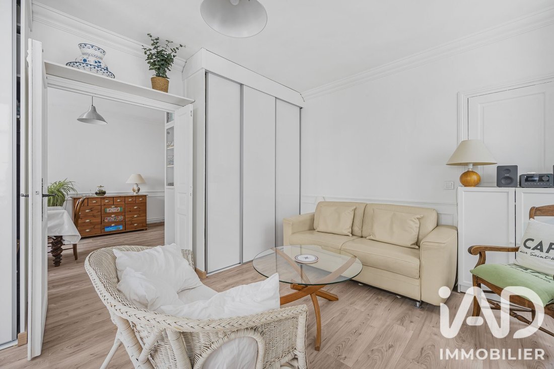 Apartment in Porte Saint Denis-Paradis, Paris 10e Arrondissement, Paris 2 - 18533148