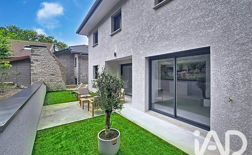 House in Lancrans, Valserhone, France 1