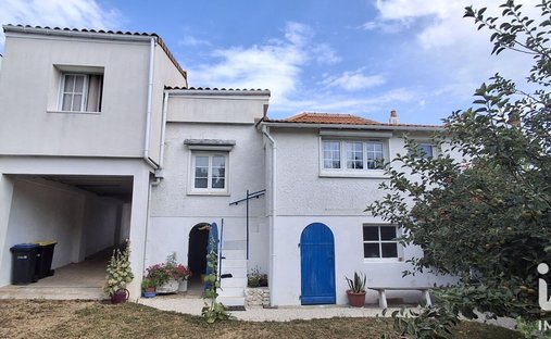 House in Les Minimes-Tasdon, La Rochelle, France 1