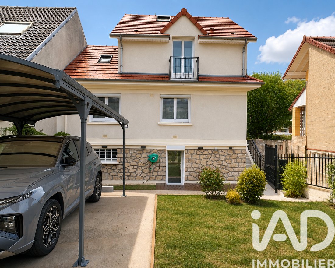 House in Chatou, Ile-de-France, France 1 - 17514975