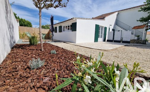 House in La Couarde-sur-Mer, Nouvelle-Aquitaine, France 1