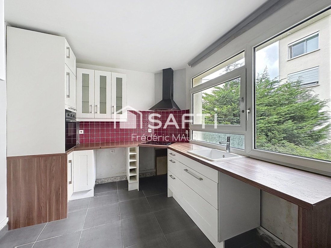 Apartment in Côte Saint Louis, Garches, France 5 - 18531780