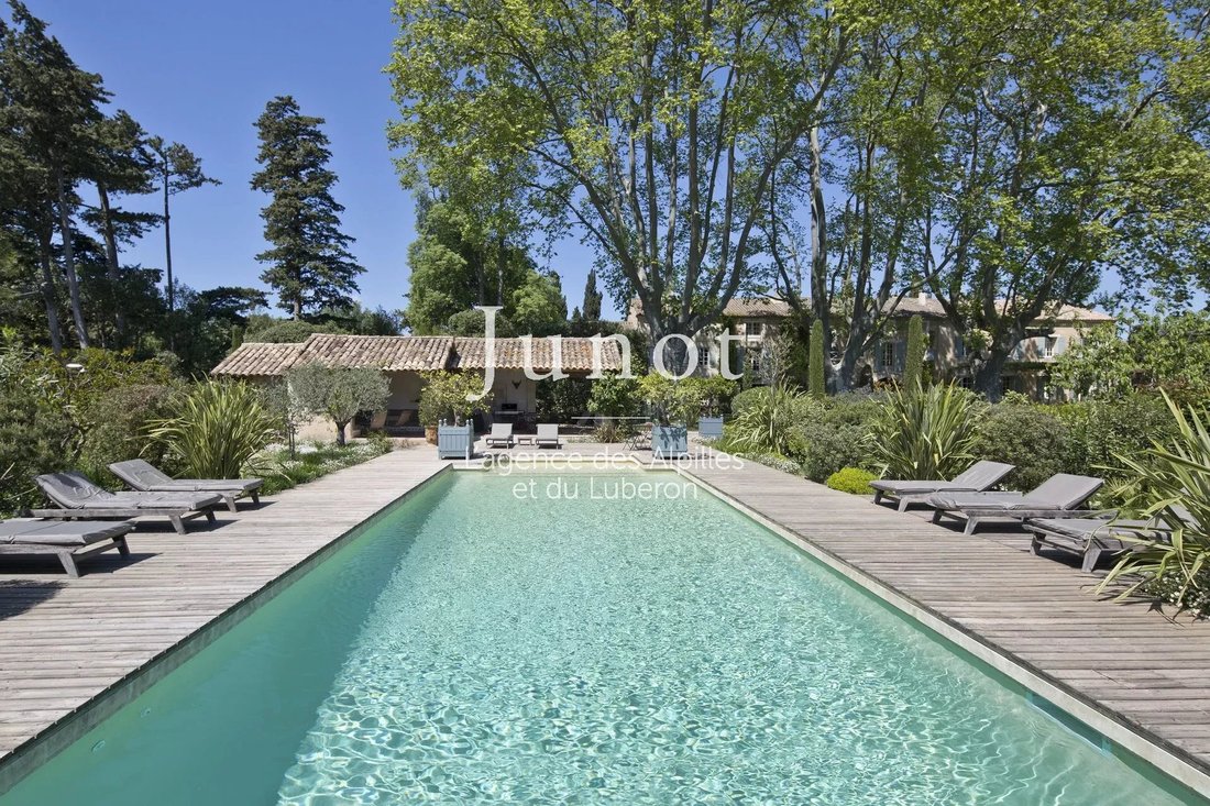 Country House in Saint-Rémy-de-Provence, Provence-Alpes-Côte d'Azur, France 2 - 13689159