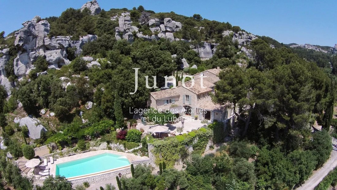 Country House in Les Baux-de-Provence, Provence-Alpes-Côte d'Azur, France 2 - 13686985
