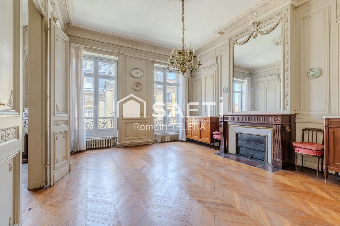 Appartement à Hôtel de Ville-Quinconce-Saint Seurin-Fondaudège, Bordeaux, France 4 - 18259711