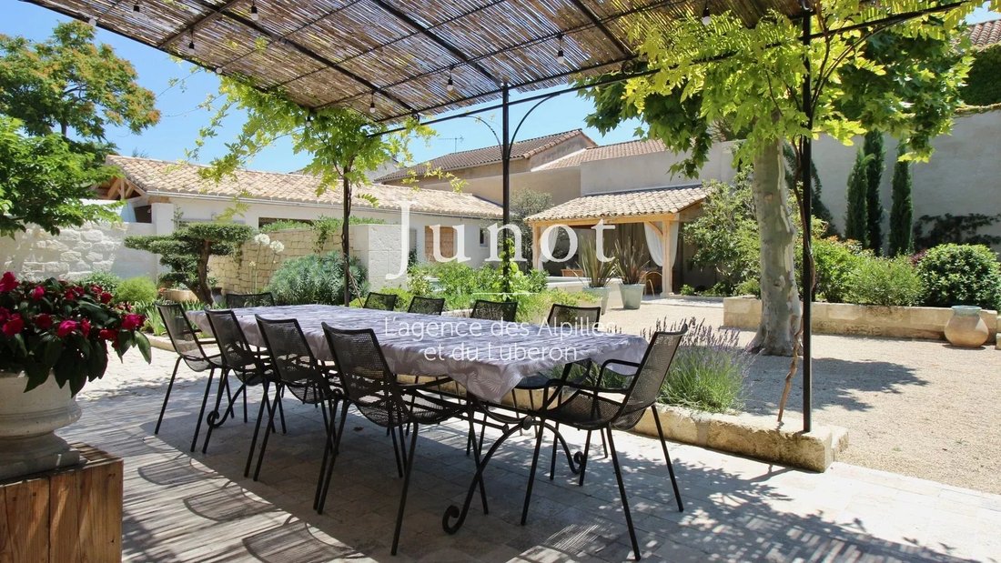 House in Saint-Rémy-de-Provence, Provence-Alpes-Côte d'Azur, France 3 - 13686836