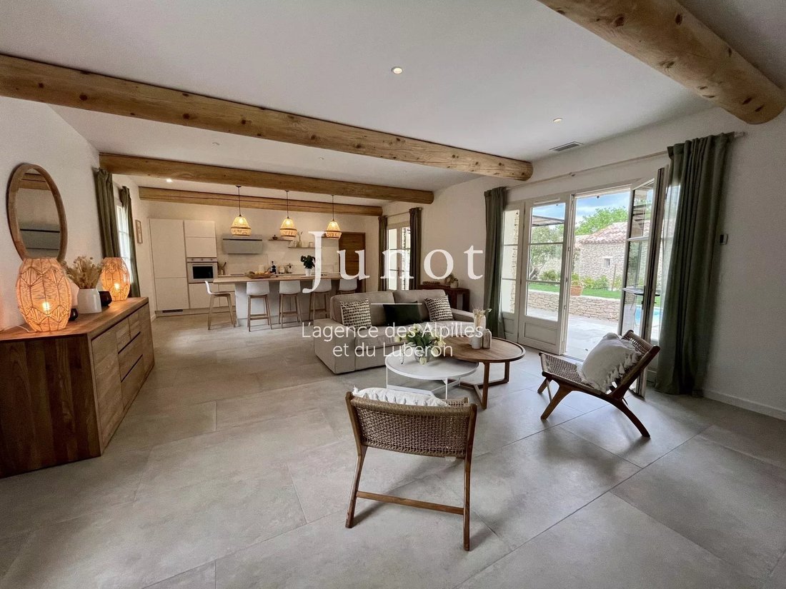 Country House in Gordes, Provence-Alpes-Côte d'Azur, France 4 - 13686575
