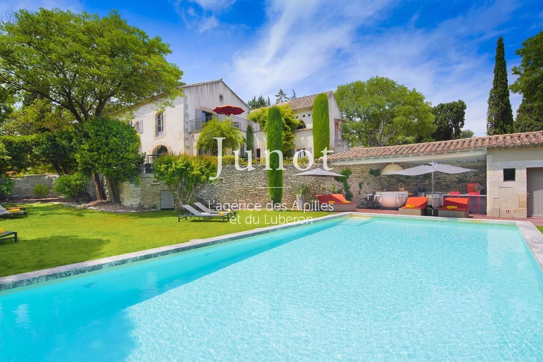 Country House in Saint-Rémy-de-Provence, Provence-Alpes-Côte d'Azur, France 1 - 18526530