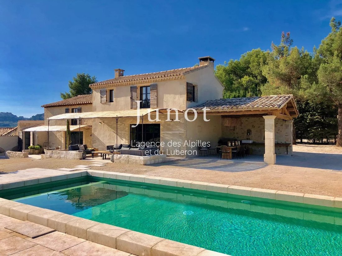 Country House in Les Baux-de-Provence, Provence-Alpes-Côte d'Azur, France 5 - 13687912
