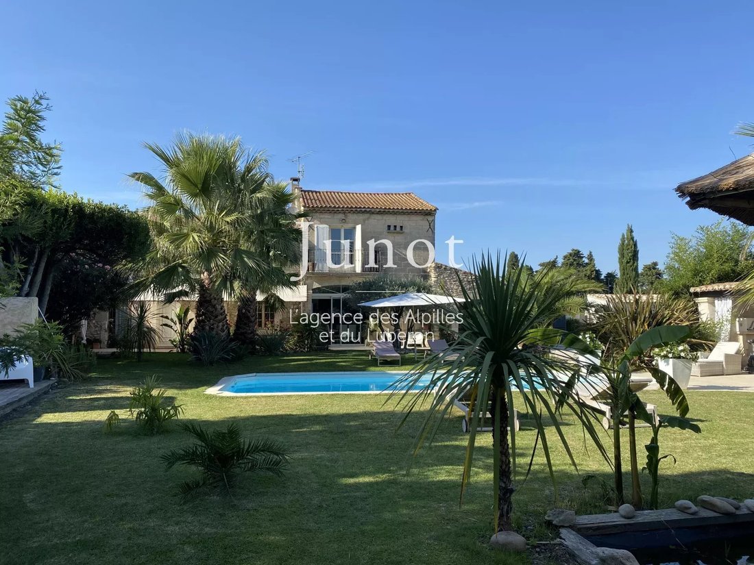 House in Châteaurenard, Provence-Alpes-Côte d'Azur, France 1 - 13688753