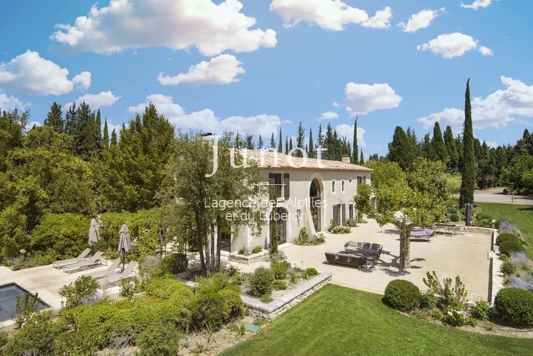 Country House in Saint-Rémy-de-Provence, Provence-Alpes-Côte d'Azur, France 1 - 13688561