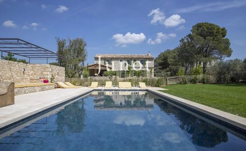 Country House in Eygalières, Provence-Alpes-Côte d'Azur, France 1