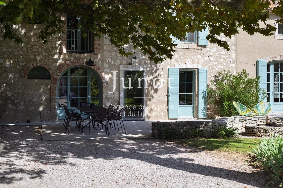 Country House in Plan-d'Orgon, Provence-Alpes-Côte d'Azur, France 2 - 13689104