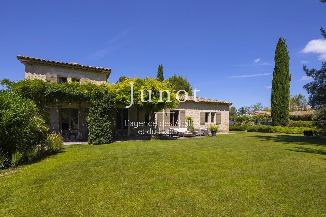Country House in Saint-Rémy-de-Provence, Provence-Alpes-Côte d'Azur, France 3 - 13688585